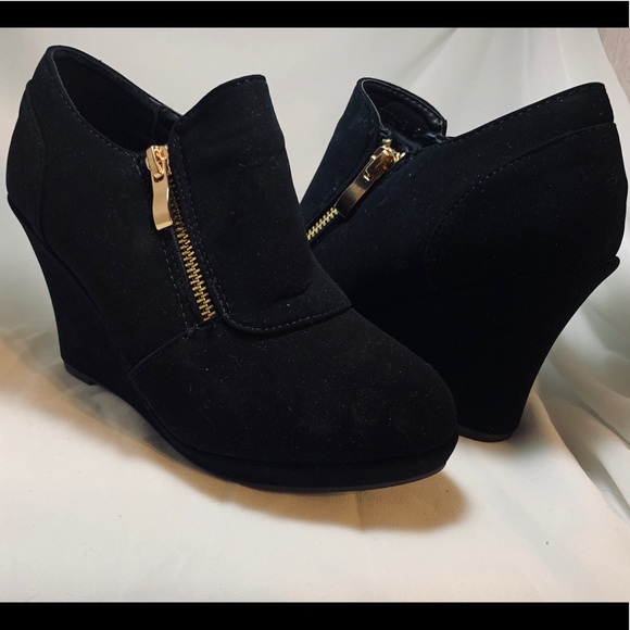 TOP Moda Shoes - Women’s Black Wedge Bootie-Size 5 TOP Moda Shoes - Women’s Black Wedge Bootie-Size 5